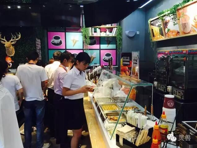 60平米3小时销售破万，看一家小店如何“占领”一座城